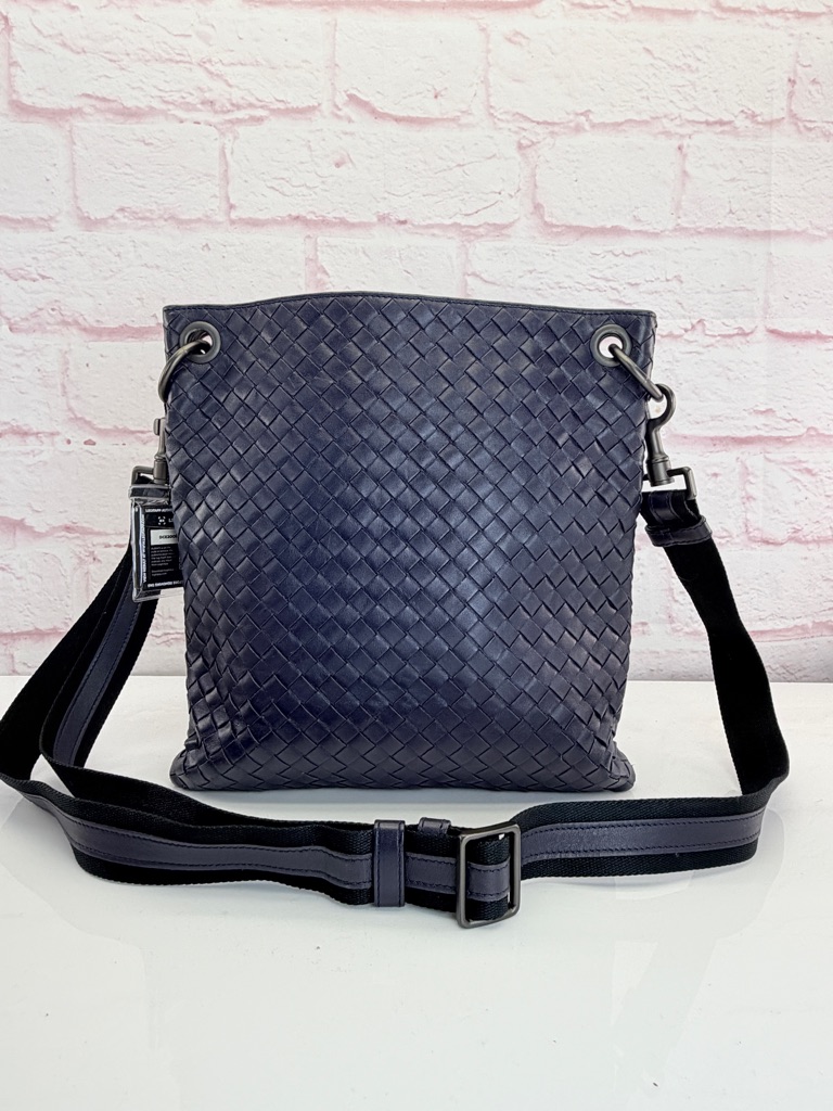 Bottega Veneta Nappa Unisex Flat Intrecciato Woven Leather Crossbody Bag